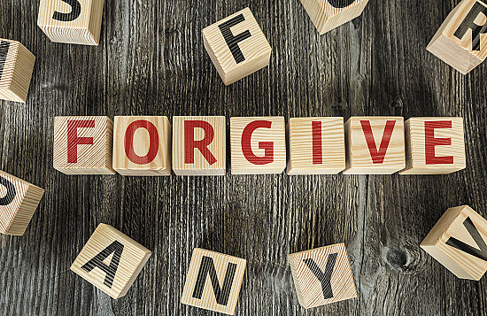 How does forgiveness contribute to peaceful family relationships?