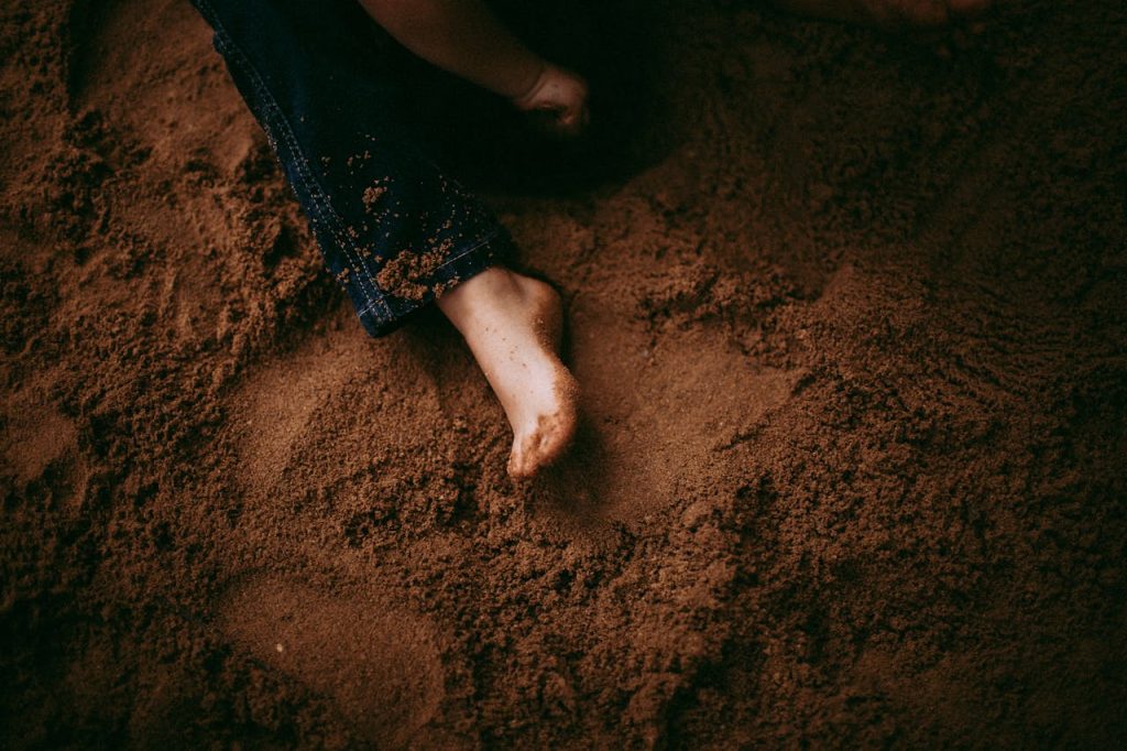 Walk with bare foot on Earth