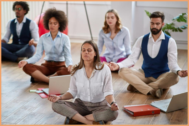 Meditate during the lunch time for a refreshment