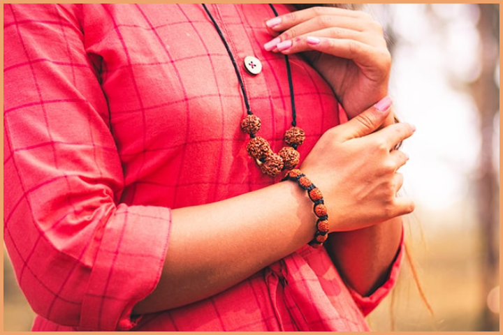 Ladies can wear Rudraksha as pendant, mala, or bracelet