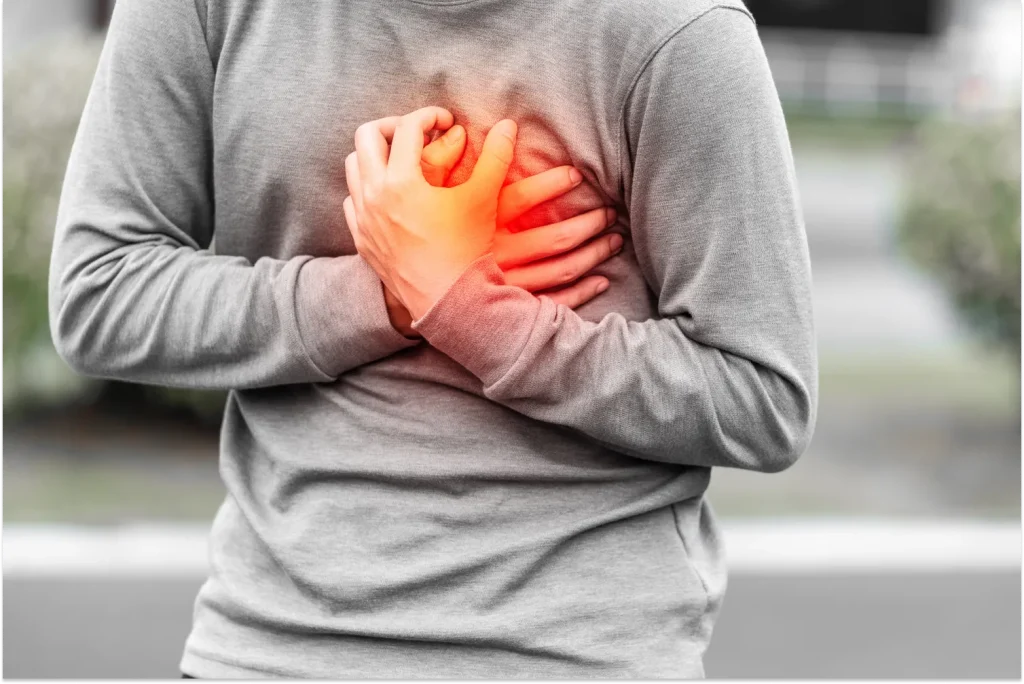 How can healthy habits and pepper help prevent heart attacks naturally?